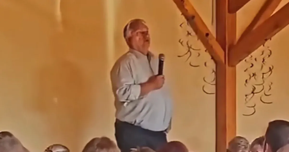 Hankó Balázs letartóztatásáról szóló cikk – Kultúrháború a keresztény kormány és a liberálisok között Hankó Balázs letartóztatásáról szóló cikk – Kultúrháború a keresztény kormány és a liberálisok között