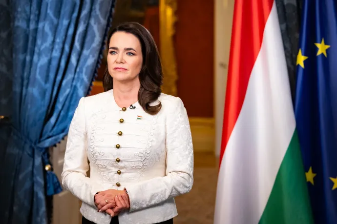 Novák Katalin munkában: a volt köztársasági elnök okos edzőgépet reklámozott Szegeden