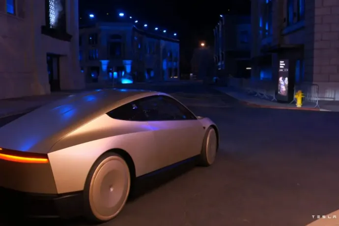 Elon Musk szerint a Tesla robotaxijának már csak egy dolgot kell megtanulnia: hogyan ne gázolja el a szürke kiscicákat a szürke aszfalton