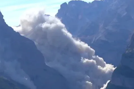 Óriási sziklaomlás volt a Dolomitokban