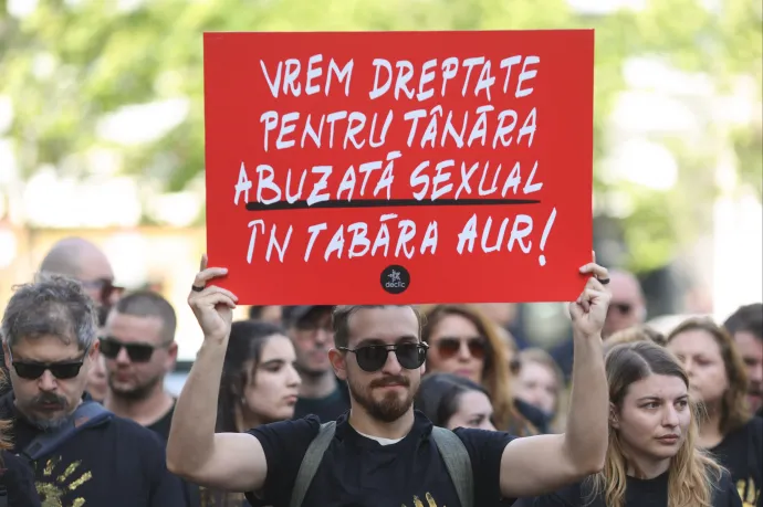 Politikai támadásként próbálják beállítani az AUR nyári egyetemén történt nemi erőszak ügyét a vádlottak