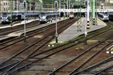 Kisiklott egy tolatómozdony a Déli pályaudvaron, nem lesz könnyű eljutni a Balatonra