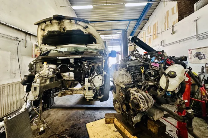 Renault Trafic felújítása – Forrás: Interdiesel – Inter Garázs
