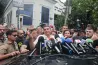 Flávio Bolsonaro rácáfolt a felmérésekre a győzelmével, és ha elnökké választják, kegyelmet adna az apjának