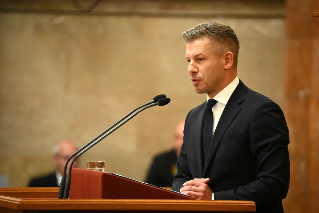 Friss posztja alatti kommentben kért újabb interjút Magyar Pétertől a norvég köztévé riportere