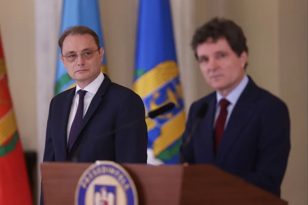 Luca Niculescut, a Románia OECD-csatlakozásáért felelős külügyi államtitkárt kérte kormányalakításra az államfő