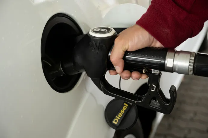 Az új autóknál eltűnőben van a dízelmotor, itthon 390 ezerrel nőtt az állomány 10 év alatt