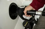 Az új autóknál eltűnőben van a dízelmotor, itthon 390 ezerrel nőtt az állomány 10 év alatt