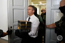 Kétszemélyes zárkában ül Hankó Balázs, a családjával tarthatja a kapcsolatot