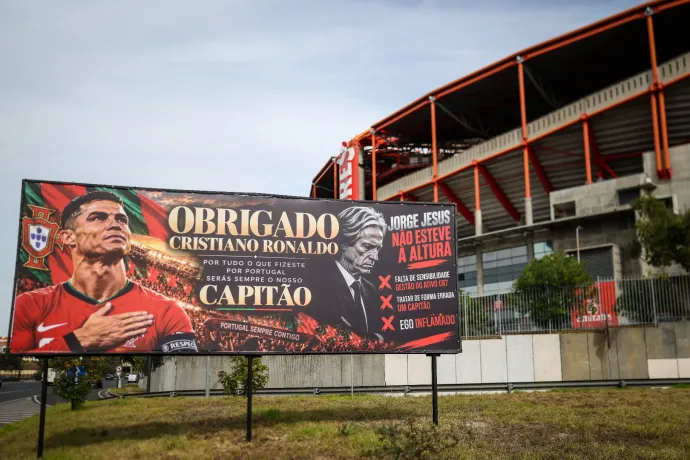 Közleményben írta le C. Ronaldo, miért rágott be a portugál kapitányra