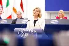 Virkkunen: Mielőbb fogadják el a közösségi médiás korhatárt bevezető uniós jogszabályt
