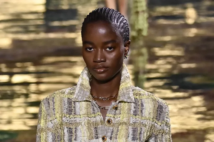 Lagos utcáit használta kifutónak, aztán a Chanel bemutatóján találta magát