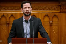 Vége a pernek: Jakab Péter és Tordai Bence is több millió forintot kap vissza, még Kövér László büntette meg őket a parlamentben
