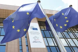 A Politico szerint akár 73 billió forintnyit vághatnak az EU büdzsétervén, de kímélnék a Magyarországnak fontos kiadásokat