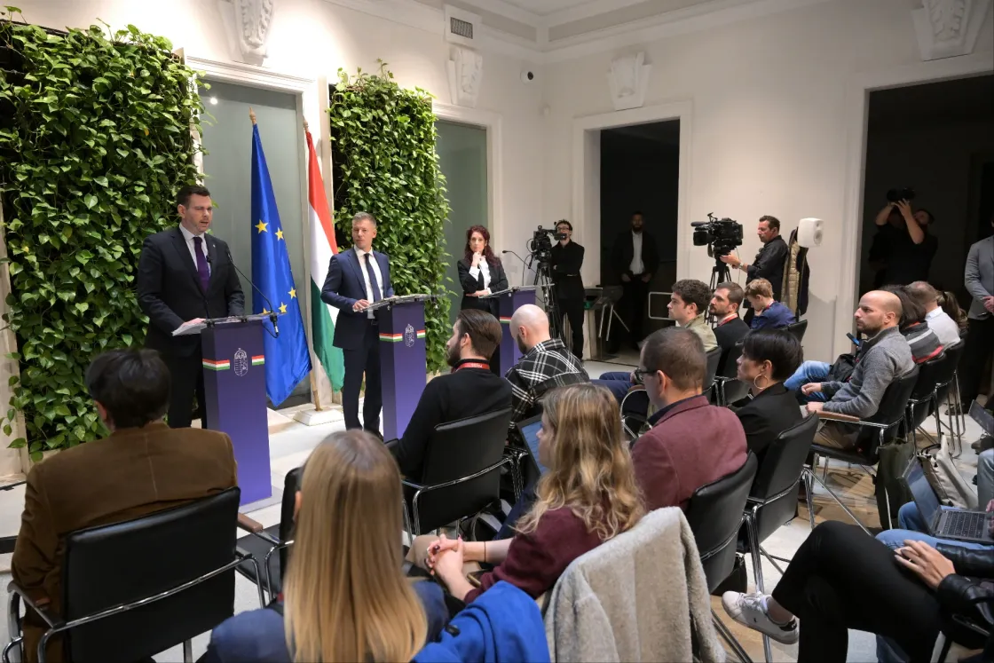 A kormány felmondja a Déli Körvasút kivitelezési szerződését, felszólítják Mészárosékat, hogy vonuljanak le a területről