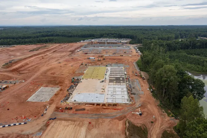 Az Amazon épülő adatközpontja Virginiában 2026 nyarán – Fotó: Jim West / UCG / Universal Images Group / Getty Images