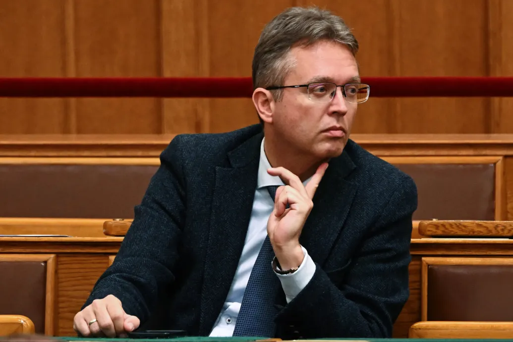 Hankó Balázs külföldi útjain 25 millióért használta a VIP-várókat