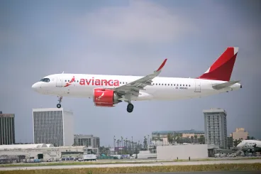 Közel 8 ezer métert süllyedt hirtelen egy utasszállító a súlyos turbulencia miatt, nyolcan kórházba kerültek