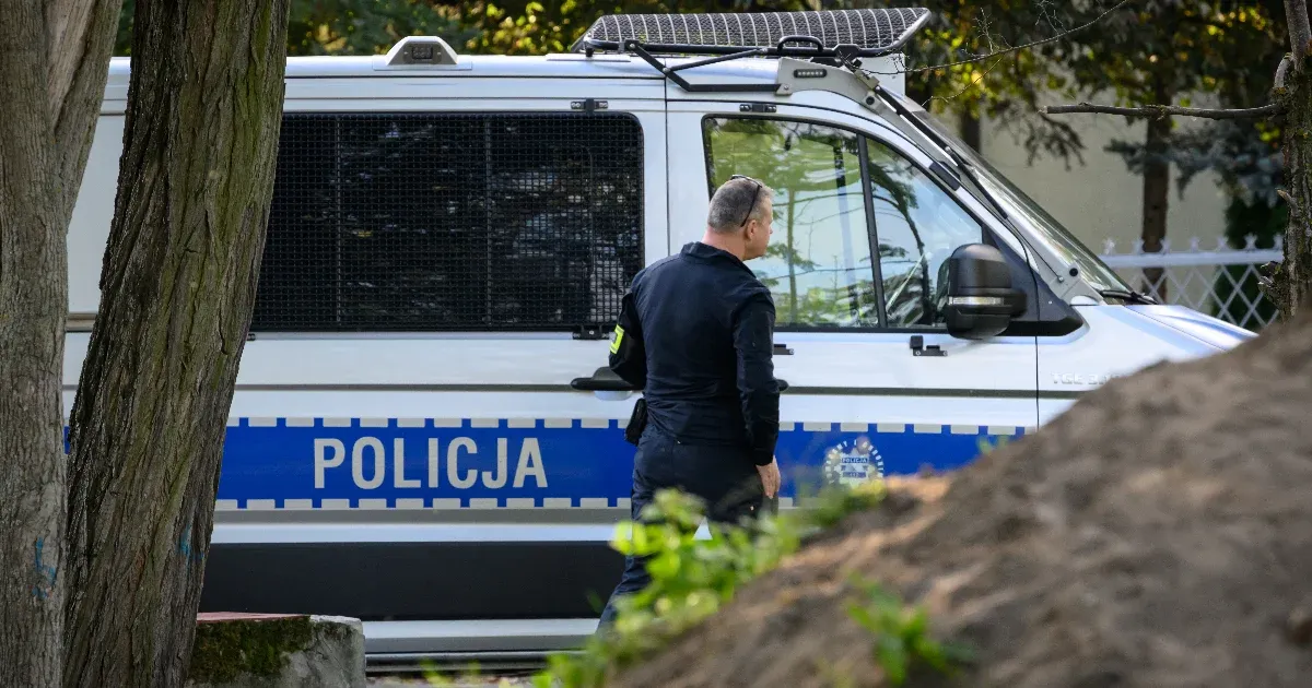 Tízezer lengyelországi iskolában rendőrségi ellenőrzéseket tartottak Tízezer lengyelországi iskolában rendőrségi ellenőrzéseket tartottak