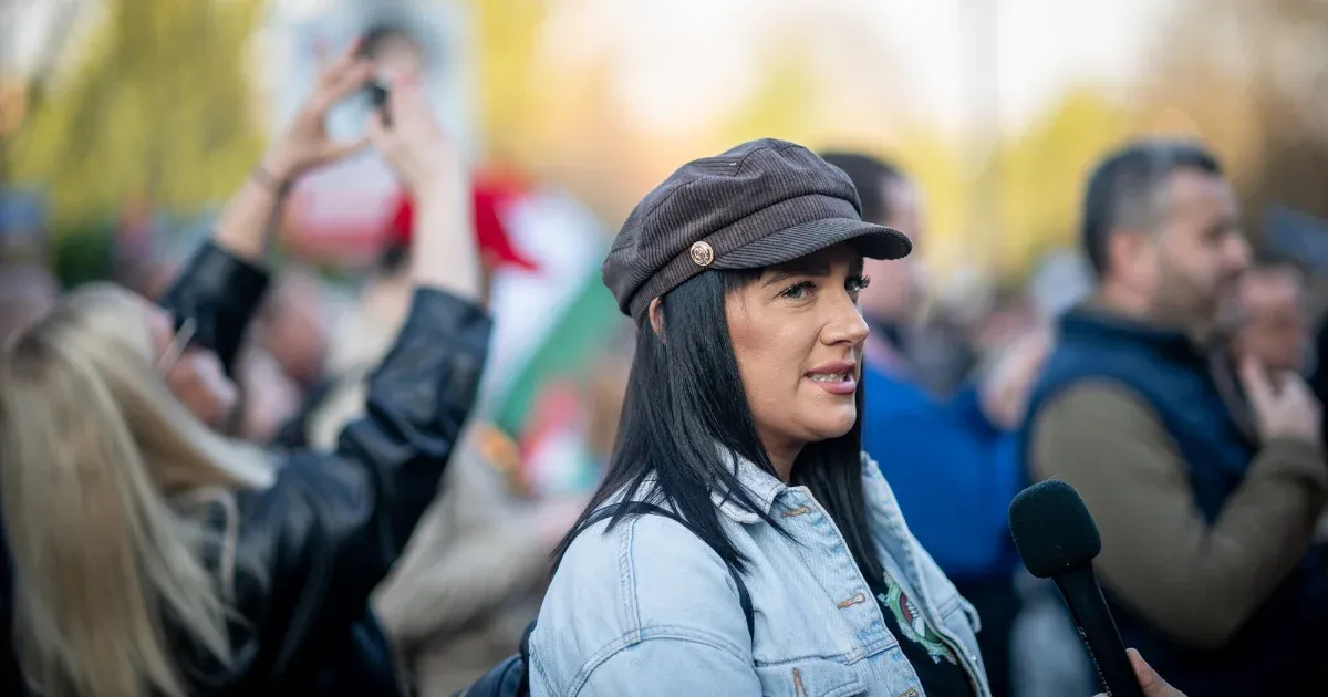 Forintmilliókat kapott Tóth Gabriella és cége az NKA-s keretekből – Molnár Áron dokumentumokat mutatott be Forintmilliókat kapott Tóth Gabriella és cége az NKA-s keretekből – Molnár Áron dokumentumokat mutatott be