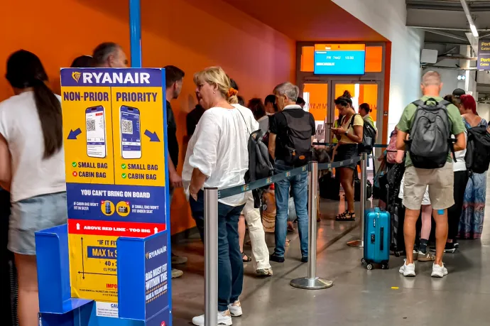 Szigorít a Ryanair a becsekkolás és a poggyászfeladás szabályán