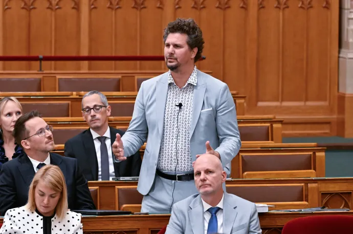 Nagy Ervin földmutyistának nevezte Rákayt, és a pálhalmai börtönt ajánlgatta neki