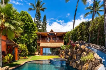 A gumiarcú hollywoodi sztár megválik a hawaii luxus villájától is