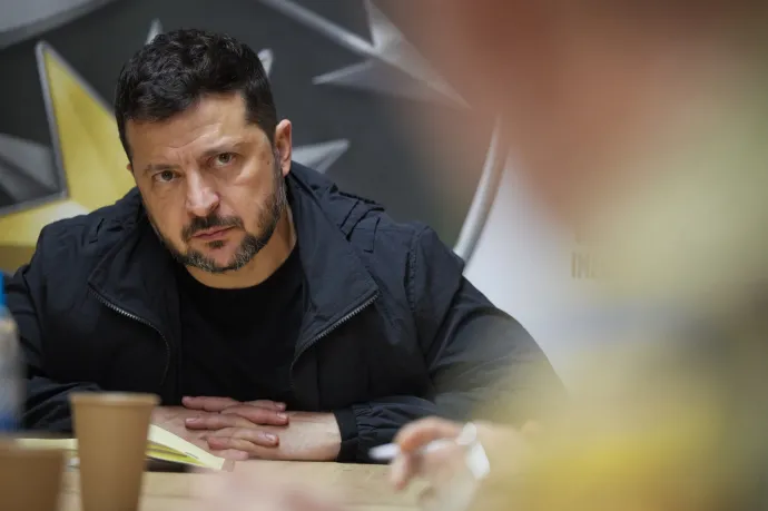 Zelenszkij: Leállítjuk az orosz olajfinomítók elleni támadásokat, ha Putyin sem lövi az ukrán energia-infrastruktúrát