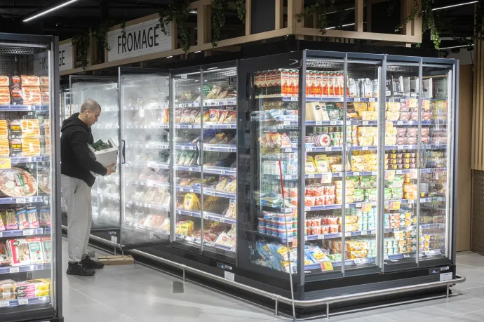 Fűtésre állították hekkerek több száz francia szupermarket hűtőit, több millió eurós a kár
