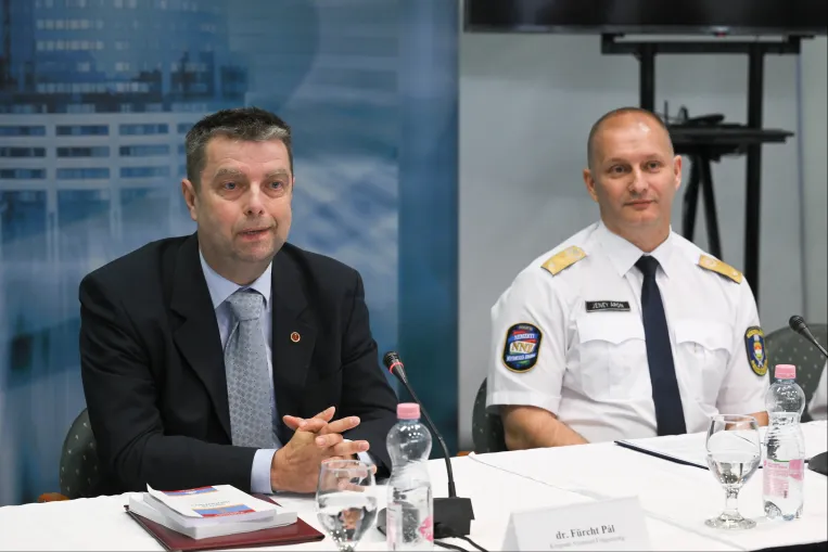 Magyar Péter először belerúgott Fürcht Pálba, de most már számítana rá