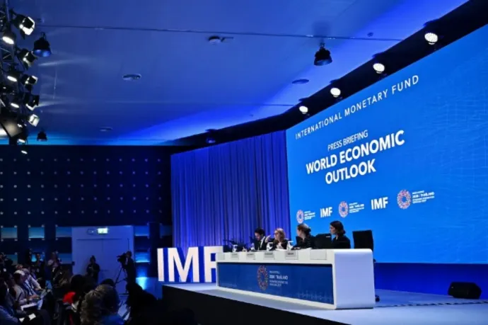 Az IMF javította a magyar gazdaság növekedési kilátásait, de az inflációs előrejelzésen sokkal nagyobbat változtatott
