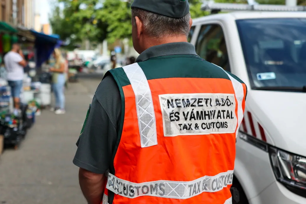 Szakálligazításra ült be a NAV-ellenőr a barber shopba, nyugtát sem kapott