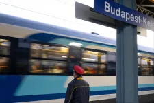 Letört egy vonat áramszedője Kőbánya felsőn, a szolnoki és a hatvani vonalon is fennakadások vannak