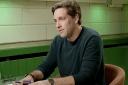 Balásy Gyulát két nap alatt két milliárdos cégéből vásárolták ki, megy a levesbe a Lounge név is