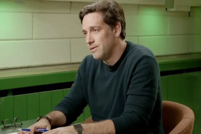 Balásy Gyulát két nap alatt két milliárdos cégéből vásárolták ki, megy a levesbe a Lounge név is