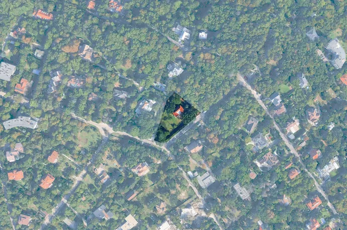 Az ingatlan és a környezete – Forrás: Google Maps