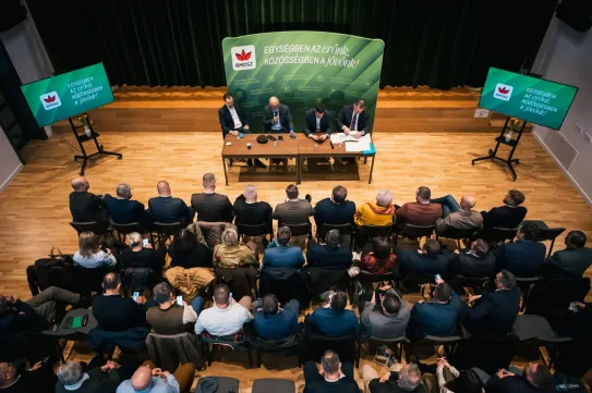 Emberszámba veszi-e a politikus a kritikus értelmiségit?