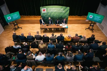 Emberszámba veszi-e a politikus a kritikus értelmiségit?