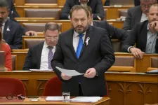 Megszavazta a parlament a fuvarozók adócsökkentését