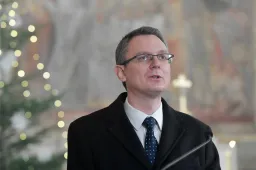 Hankó Balázs, Bús Balázs, Varga-Bajusz Veronika, Seszták Miklós: börtönben. KDNP: 🙏🙏