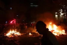 Bedurvultak az albániai diáktüntetések, lángol Tirana