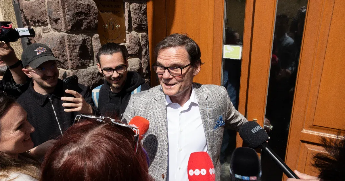A fideszes politikus diplomata-útlevelének titka