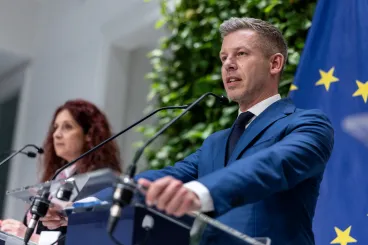 Orbánék szabályaira hivatkozik a kormány, titkosak maradnak a kormányülések összefoglalói