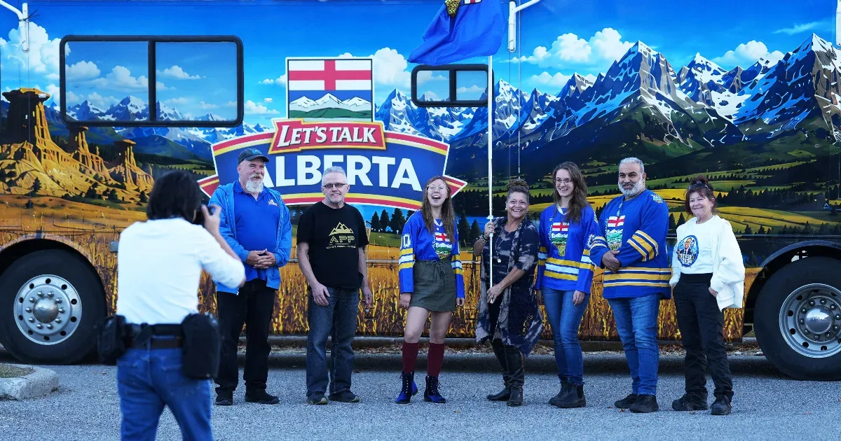 Albánia és Quebec függetlenségi törekvései Kanadában