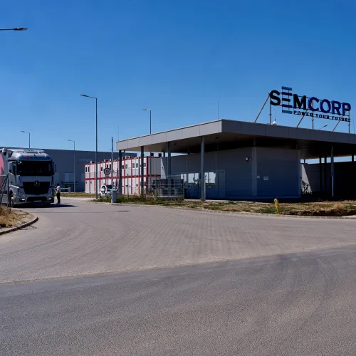 Nagyon furcsa körülmények között áll a Semcorp debreceni gyára négy hónapja