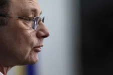 A SENS bábminiszterelnöknek nevezi Luca Niculescut, előrehozott választást követelnek
