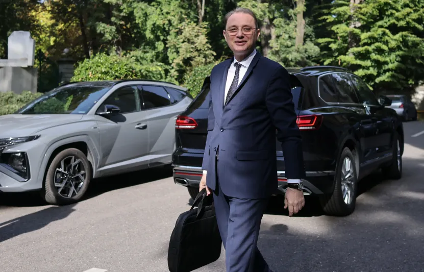 Rehabilitált elítélt, plágiummal vádolt politikus, igazi jolly joker és PSD-s hátterű független is van Niculescu kormányában