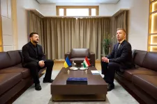 Zelenszkij bejelentette, hogy kölcsönös látogatásokat szerveznek Magyar Péterrel