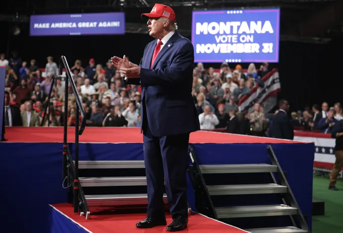 Donald Trump a montanai Kalispellben tartott választási gyűlésen, ahol Ilhan Omarról is beszélt 2026. október 14-én – Fotó: Alex Wong / Getty Images