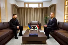 Négyszemközt tárgyalt Zelenszkijjel Magyar Péter